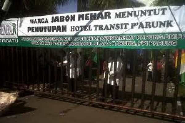 Bikin Resah Warga. Hotel Transit Parunk Mau Di-Kalijodo-Kan?