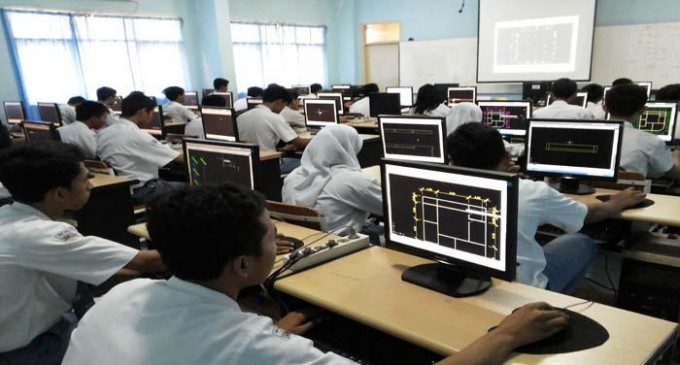 Minim Komputer, 32 SMK di Bogor Numpang UNBK