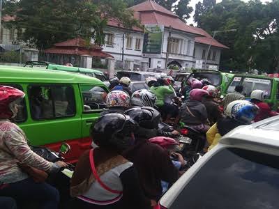 Twitter Walikota Bogor Bima Arya Penuh Keluhan. Macetnya Amzing Banget Pak Wali