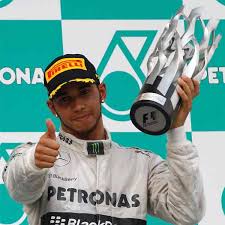 Hamilton Buka Peluang Bela Tim Ferrari
