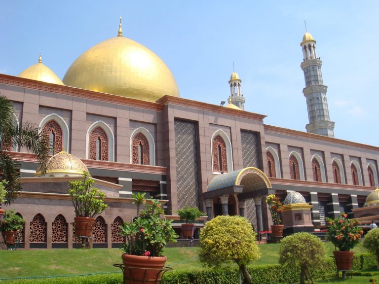 5 Masjid di Indonesia ini Memiliki Nilai Seni Yang Luar Biasa