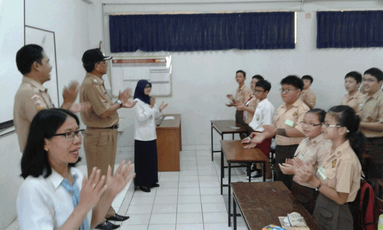 “Dijemur Dilapangan” Mos SMP di Bogor Hari Kedua Dipantau Wakil Walikota. Ini Foto-fotonya!