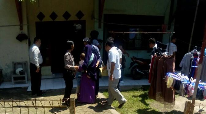 Dibalik Penangkapan Teroris di Gunungputri Bogor: Istri Munir Ngamuk, Satu Dus Dokumen Aksi Teror Diangkut