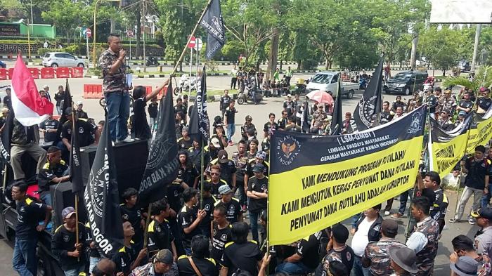 Demo Bubarkan FPI, Ratusan Massa GMBI Bogor Berangkat ke Bandung Malam Ini