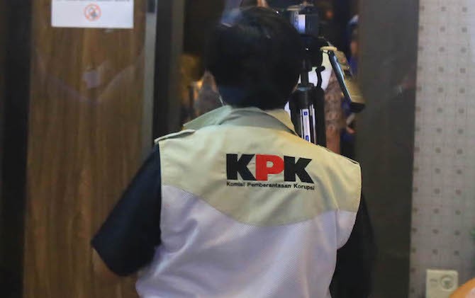 Astaga, Patrialis Akbar Ditangkap KPK di Hotel Kawasan Prostitusi!!
