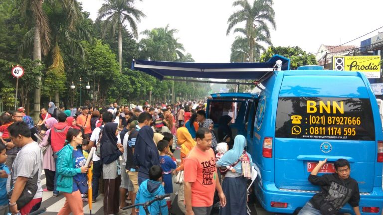 Meski Diguyur Hujan, BNNK Bogor Terus Sosialisasikan Bahaya Narkoba di Air Mancur Bogor