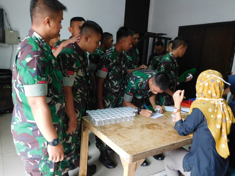 BNN Kabupaten Bogor Sosialisasi Bahaya Narkoba dan Tes Urin ke Anggota TNI