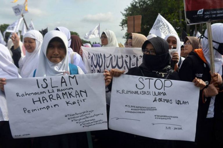 Ratusan Santri Demo Gedung DPRD Kabupaten Bogor. Ini Tuntutannya…