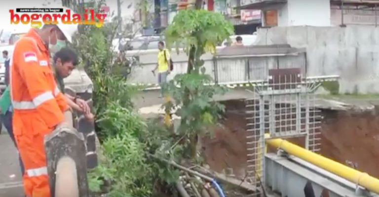 Video: Ada 12 Titik Longsor, Terparah Pipa Gas Milik PGN Terancam Patah di Ciparigi Bogor
