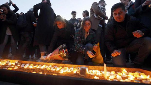 Teror London, Ratusan Orang Berduka Kumpul di Trafalgar Square