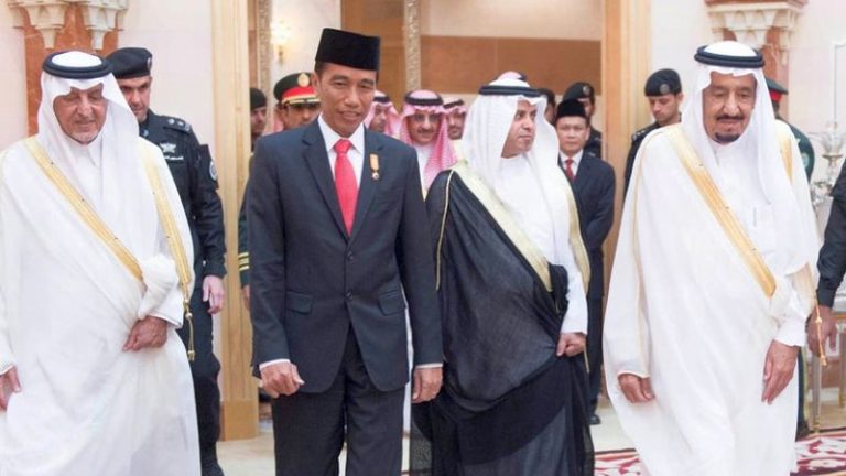 Ini Kenang-kenangan Presiden Jokowi untuk King Salman