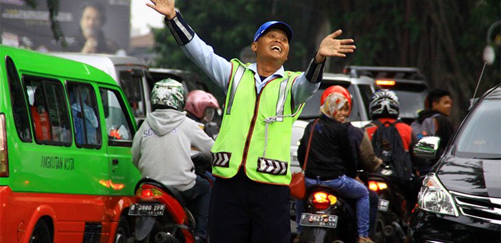 Mahfud Si Tukang Joget  Jalanan di Bogor Dihadiahi Umrah