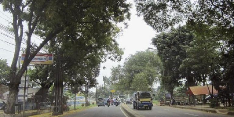 Anggota Geng Motor Digebuki Warga di Jalan Raya Bogor