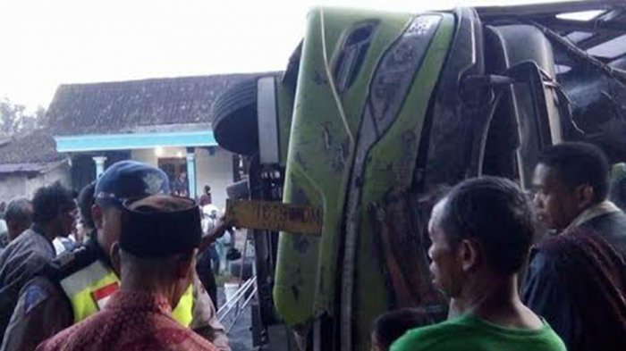 Detik-detik Tiga Siswa Asal Bogor Tewas Kegencet Badan Bus