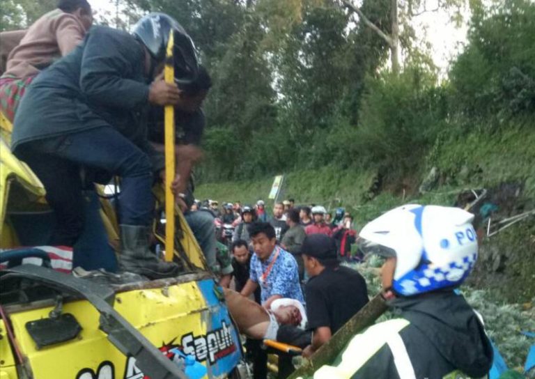 Lagi! Sopir Truk Tewas Tabrak Tebing Ciloto Puncak, Nih Fotonya