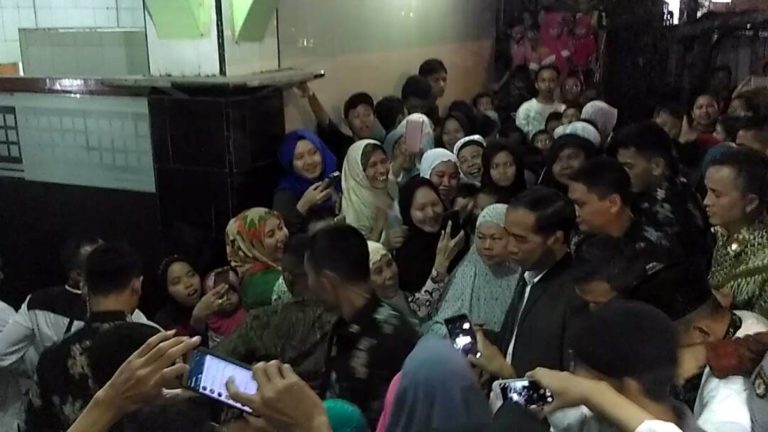 Lagi! Jokowi Bikin Kaget Warga Sekampung di Pabuaran Cibinong