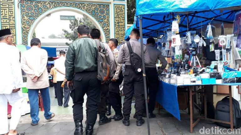 Polisi Jaga-jaga ke Masjid Sunda Kelapa, Ternyata Ini Alasannya