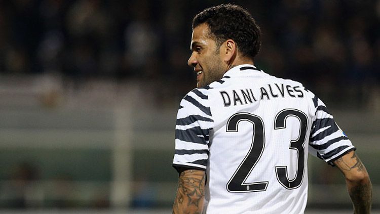 Dilepas Juventus, Alves Gabung Man City
