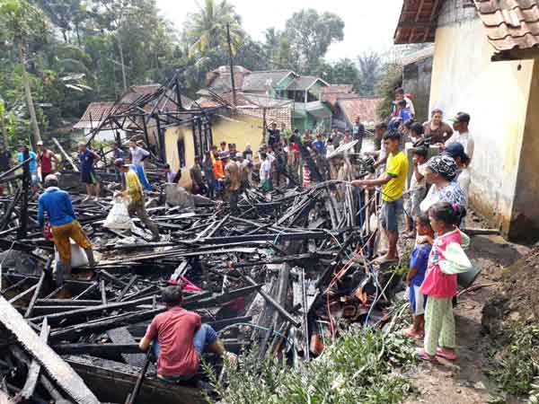 Dua Rumah di Sukajaya Bogor Habis Dilumat Si Jago Merah