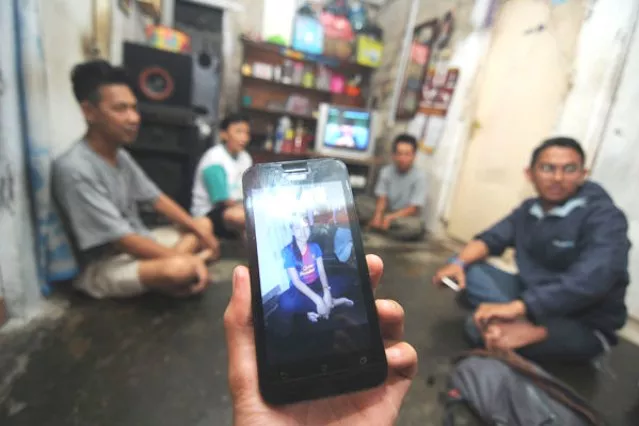 Siswi Bogor Dijambak, Ditendang Sampai Diludahi di Angkot