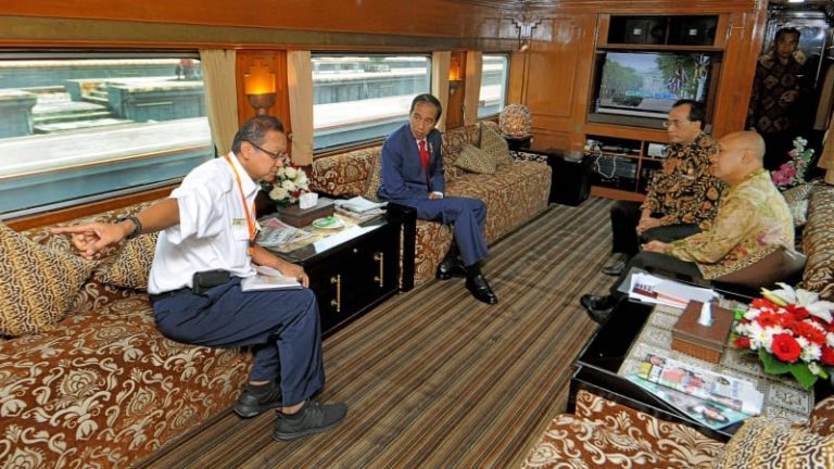 Tahun Ini Lintasan Kereta Bogor-Sukabumi Dibuat Double Track