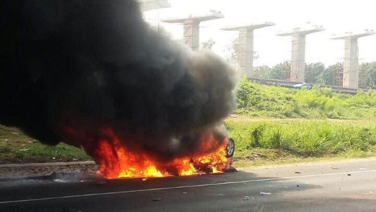 Ada Mobil Terbakar di Tol Jagorawi, 1 Orang Terluka