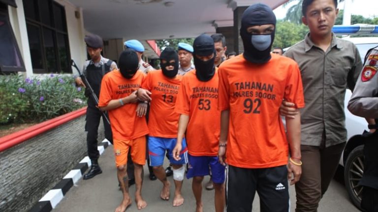 Rasain! Rampok Minimarket di Gunungputri Ditembak Polisi