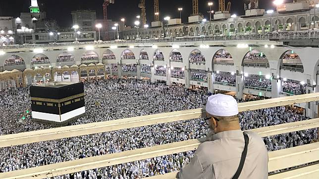 Jamaah Umroh dan Haji Dilarang Selfie di 2 Masjid Suci Ini