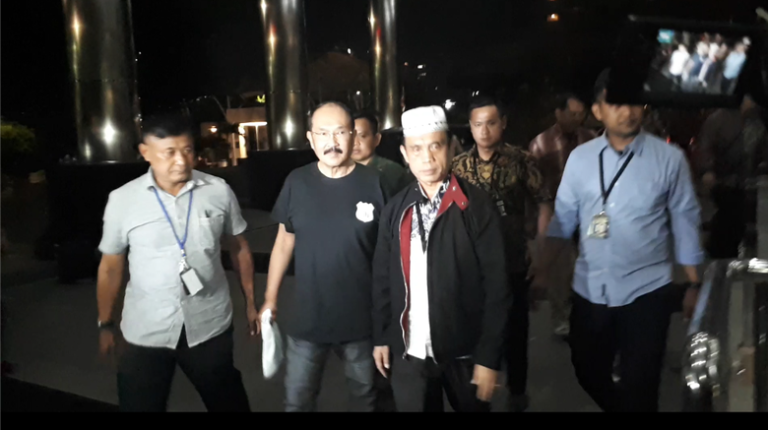 Pengacara Fredrich Ditangkap KPK, Nih Penampakannya