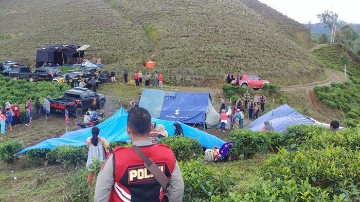 Pasca Gempa Banten, Warga Nanggung Tinggal di Tenda