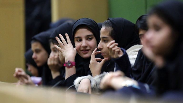 Di Iran, Pelajaran Bahasa Inggris Mulai Dilarang