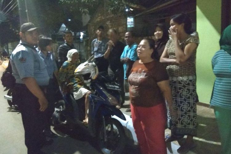 Tolong…Nenek Asal Cigombong Ini Nyasar di Manggarai