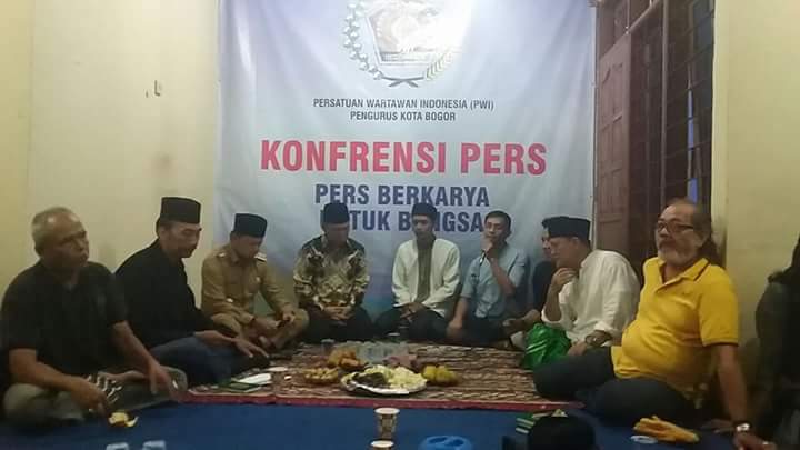Wali Kota Bogor Hadiri Tahlilan di PWI Kota Bogor