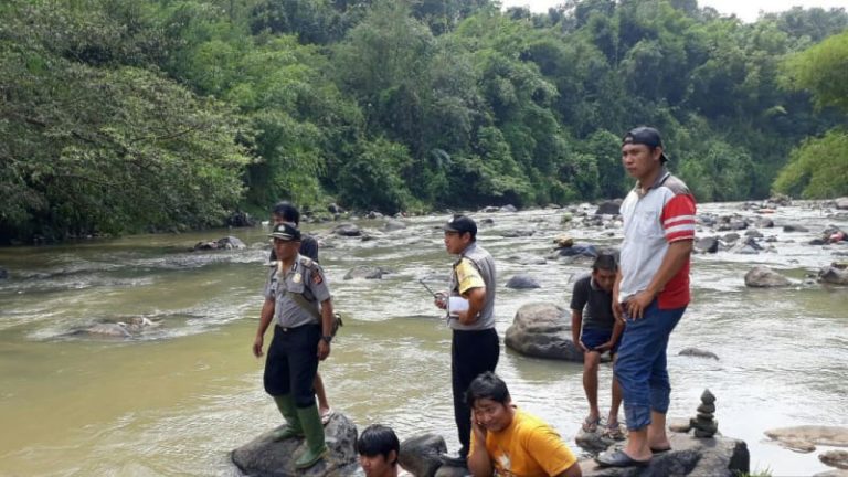 Dua Mahasiswa IPB Tewas Disedot Pusaran Sungai Cikidang Bogor