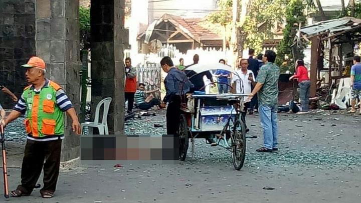Bom Bunuh Diri di Gereja Surabaya, 13 Luka, 2 Tewas