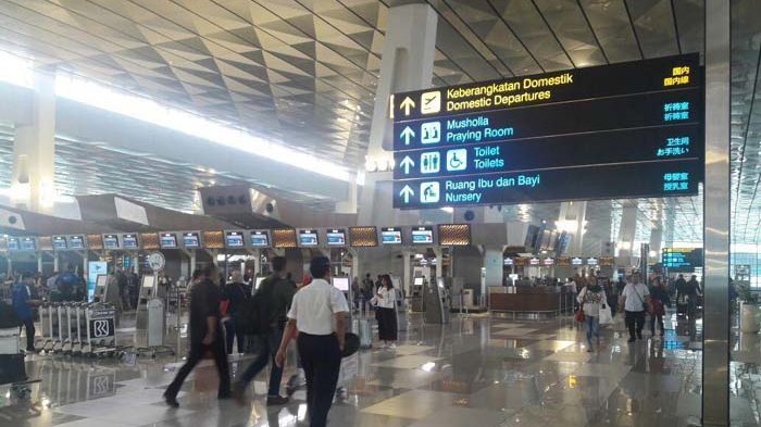 Duarr! Ledakan di Bandara Soekarno Bikin Penumpang Panik