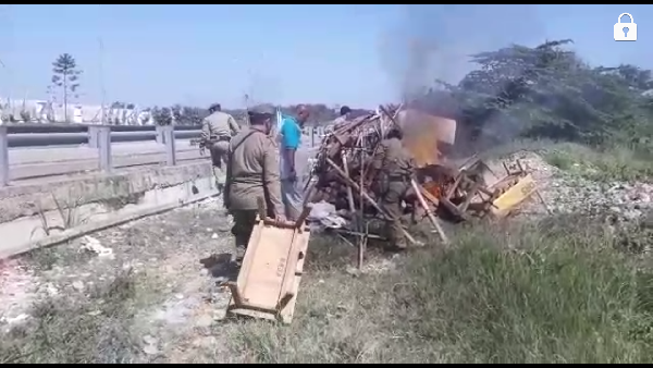 Tenda Punya PKL di Pakansari Dibakar Satpol PP