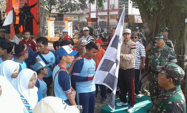 Ribuan Warga Ontrog Kantor Kecamatan 13 August 2018