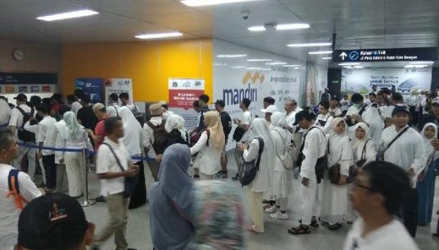 Penumpang Membeludak, Stasiun MRT Istora Tutup 2 Pintu Masuk