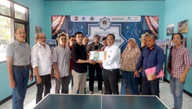 Kunjungi Kota Bogor, Ketua PWI Jawa Barat Serahkan Buku Wartawan
