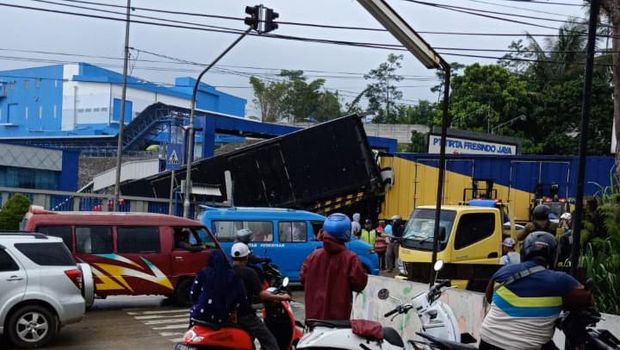 Video: Satu Tewas Tergencet, Hindari Jalur di Bogor Ini….