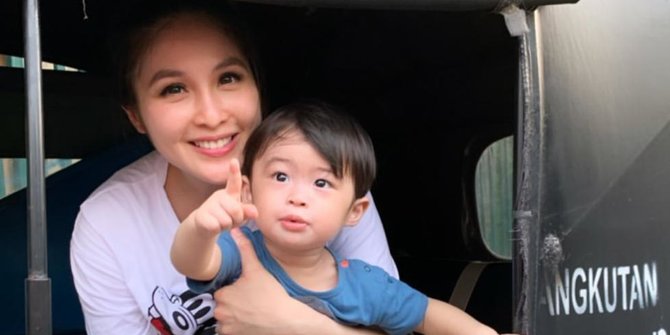 Sandra Dewi Pernah Terpikirkan Jadi Sosok Mertua Seperti di Film ‘Crazy Rich Asian’