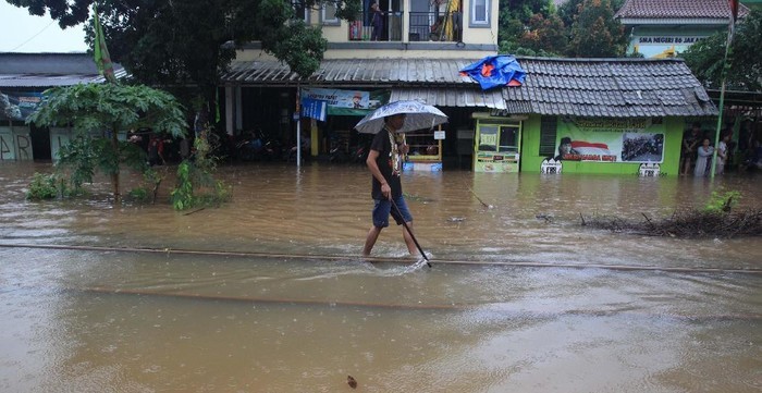 Rute KRL yang Terdampak Banjir di Jakarta dan Sekitarnya