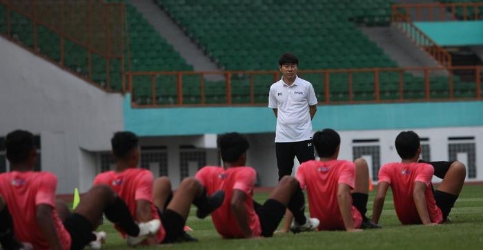 Shin Tae-yong Bawa Tim dari Korsel Untuk Tempa Fisik Timnas U-19