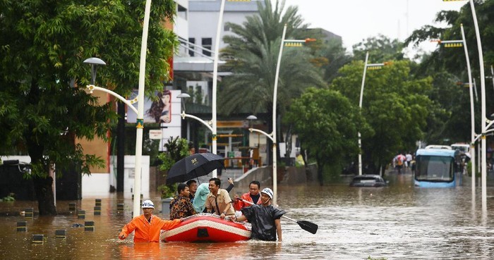 16 Orang Meninggal Akibat Banjir di Jabodetabek