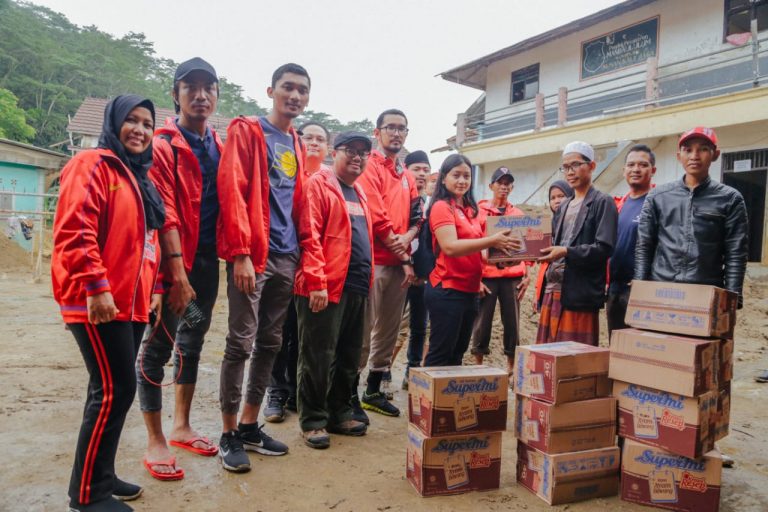 PSI Serahkan Bantuan ke Korban Banjir di Kabupaten Bogor