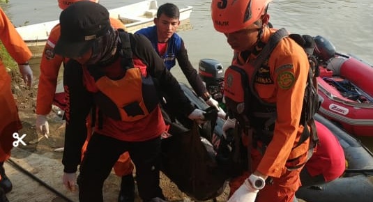 Mayat Santri Terseret Arus Sungai Cisindangbarang Ditemukan di Tangerang
