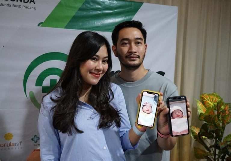 Syahnaz Melahirkan Cucu Kembar, Mama Amy: Alhamdulillah Senang