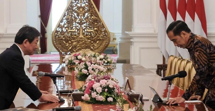 Jokowi Ajak Menlu Jepang Investasi di Natuna