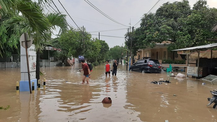 Daftar Daerah yang Masih Tergenang Banjir di Jabodetabek Pagi Ini